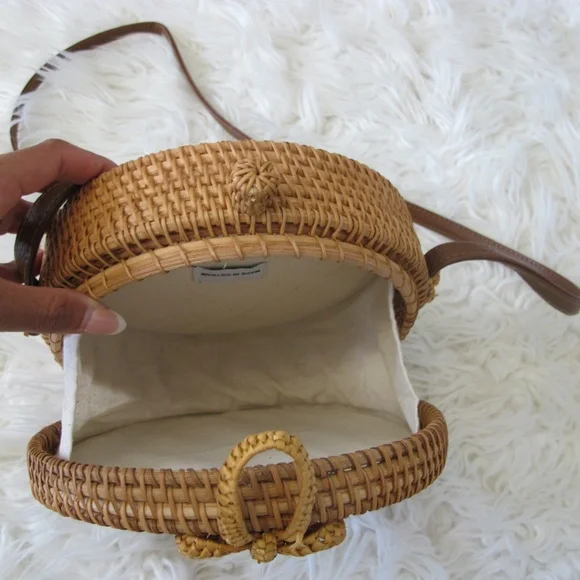 Round Rattan Bohemian boho vacation Straw Handwoven Fashion Women's Purse EUC - Picture 6 of 7